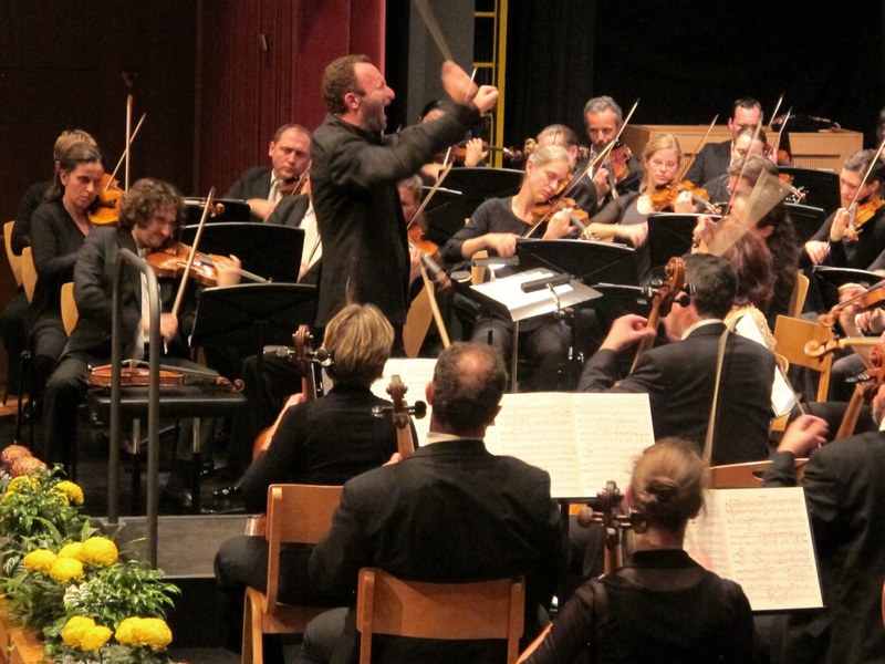 Auf der neuen SOV-CD „Sternstunden“ Vol. 2 wird auch der weltberühmte Dirigent Kirill Petrenko mit einem Satz der 3. Symphonie von Mahler vertreten sein.