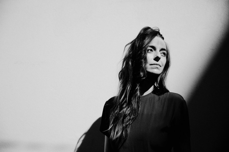 Viola Hammer, die soeben ihr Soloalbum "Places" veröffentlicht hat, ist am 14.6. zu Gast