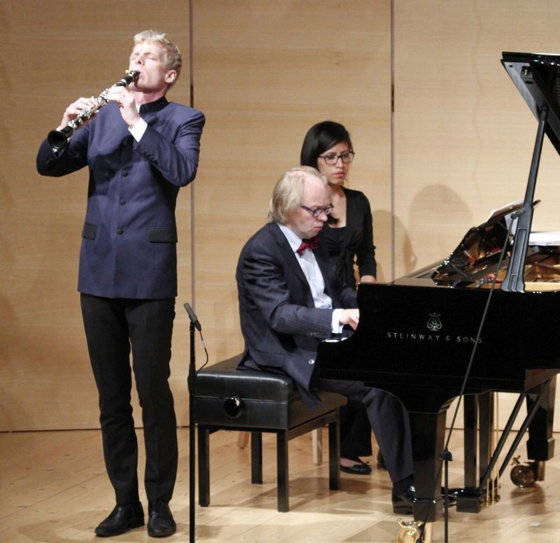 Martin Fröst besitzt eine bewundernswerte Pianokultur und bezieht damit ganz bewusst die Stille in seine musikalischen Gedankengänge mit ein. (Foto: Schubertiade)