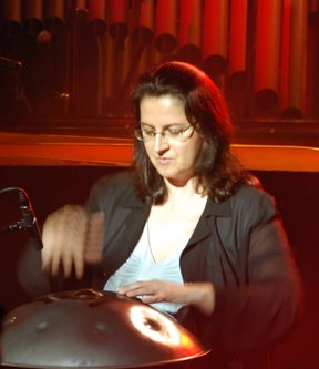 Perkussionistin Ingrid Oberkanins überzeugte nicht nur am Hang