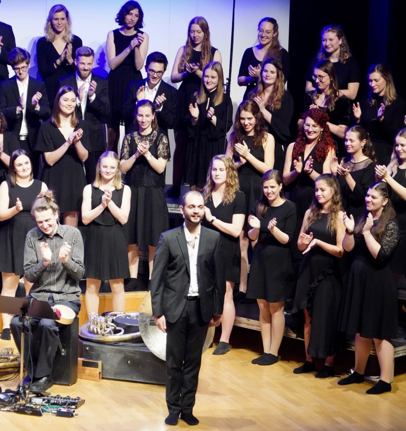David Soyza hat speziell für das Konzert das Werk „The Search for Truth“ komponiert, das mit viel Applaus aufgenommen wurde.