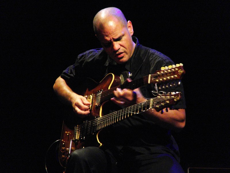 David Fiuczynski enwickelte einen unverwechslbaren Gitarrenstil