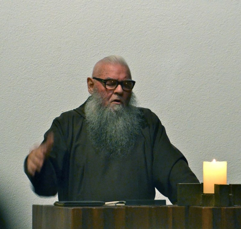 Pater Gaudentius Walser kannte Carl Lampert. Seine Erinnerungen ermöglichten persönliche Einblicke in das Leben des Provikars.