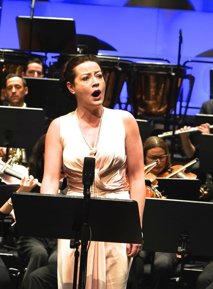 Die Mezzosopranistin Hanna Hipp deutete Berlioz' Liederzyklus "Le nuits d’été" sinnlich aus.