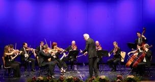 Das Orchestra da Camera Ferruccio Busoni unter der Leitung von Massimo Belli musizierte kultiviert, jedoch eher verhalten.