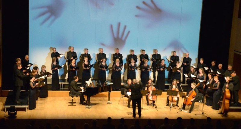 In der außergewöhnlichen Besetzung für Chor, Klavier, vier Celli und Kontrabass erklang der "Psalm 103" von Ivan Karpati.