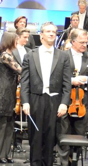 Bis 2014 ist Fabio Luisi noch Chefdirigent der Wiener Symphoniker. Seit der Saison 2012/13 ist er neuer Generalmusikdirektor am Opernhaus Zürich und seit September 2011 Chefdirigent an der Metropolitan Opera in New York.