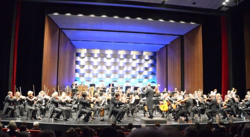 In großer Orchesterbesetzung spielten die Wiener Symphoniker mit opulentem Gesamtklang und Liebe zum Detail.