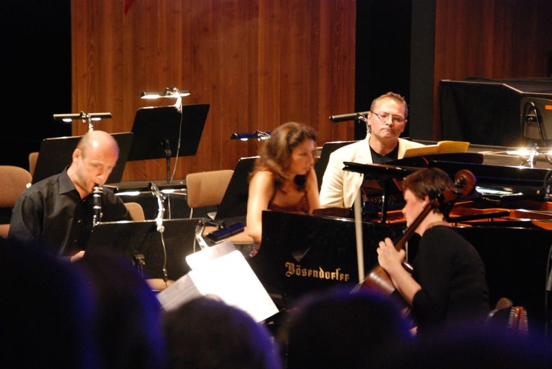 Dünsers Musik ist auch als "imaginäres Theater" zu verstehen