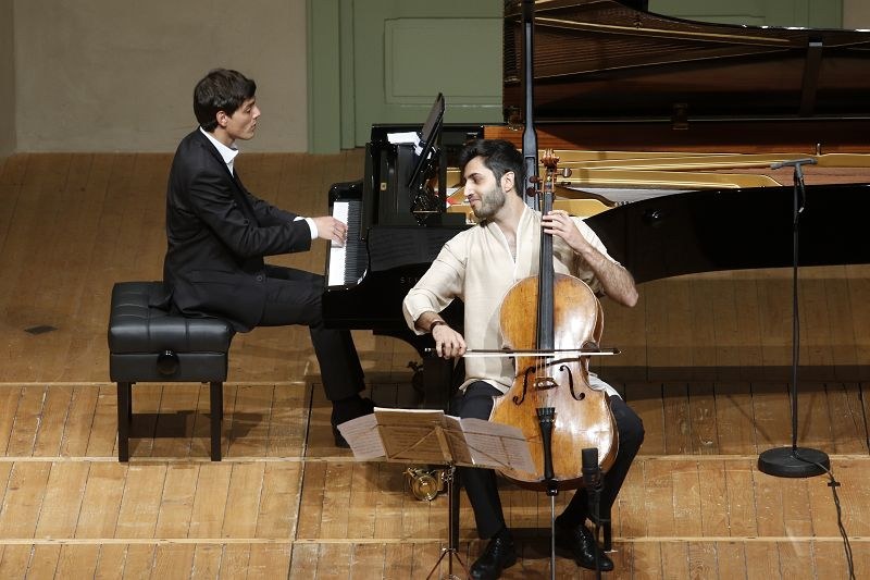 Kian Soltani und Aaron Pilsan musizierten an zwei Abenden bei der Schubiertiade Hohenems und lösten mit ihren faszinierenden Werkdeutungen Jubelstimmung aus. (Foto: Schubertiade)