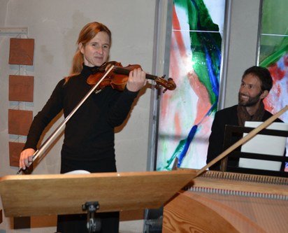 Eine gute musikalische Ergänzung boten Christian Lebar am Cembalo und Julia Frecher an der Violine.