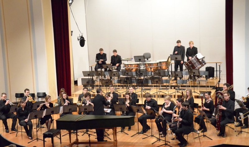Mit Esprit musizierten die StudentInnen Mendelssohn-Bartholdys Ouvertüre für Harmoniemusik.