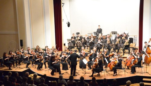 Das Symphonieorchester des Landeskonservatoriums unter der Leitung von Benjamin Lack begeisterte durch seine Gestaltungskraft und das hohe musikalische Niveau.