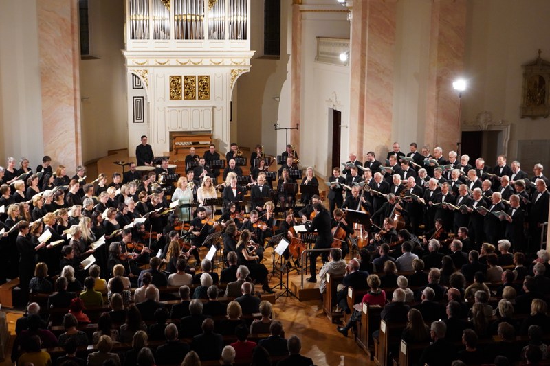 Die Chorakademie Vorarlberg unter der Leitung von Markus Landerer wagte sich an Beethovens "Missa Solemnis" und erntete jubelnden Beifall.