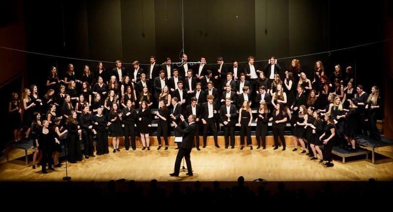 Der Landesjugendchor "Voices" unterhielt das Publikum in der Kulturbühne AmBach mit seinen mitreißenden Werkdeutungen.