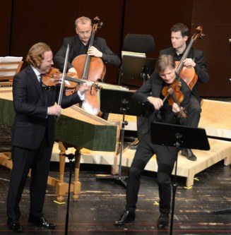 Daniel Hope und Anders Kjellberg Nilsson ergänzten sich in ihren Soloparts hervorragend.