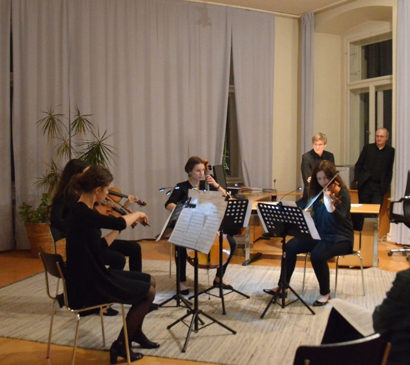 Ein fächerübergreifendes Tonsatz- und Kammermusikprojekt präsentierten Martin Skamletz, Vivian Domenjoz und Klaus Christa mit Studierenden.