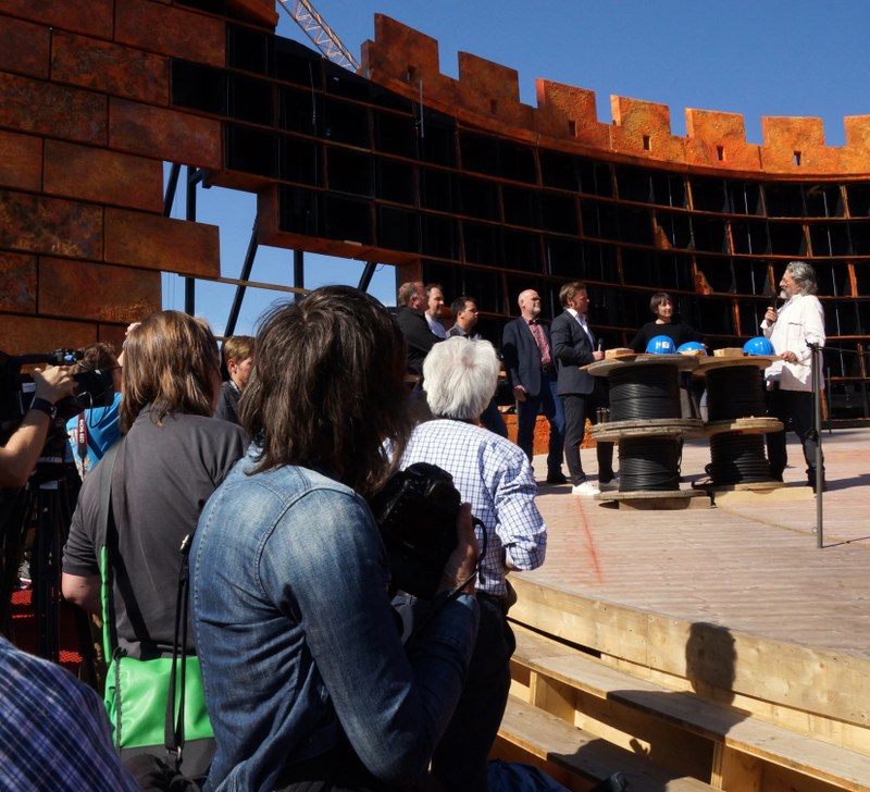 Groß war der Andrang internationaler Medienvertreter am Mittwoch bei der als Richtfest aufgezogenen Pressekonferenz am Ort des Geschehens.