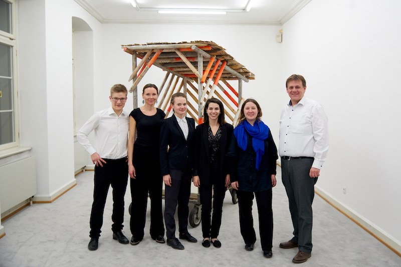 Darius Grimmel, Marjut Kuhnhenn, Mayya Melnichenko, Vassiliki Anagnostopoulou und Katharina Muhr (v.l.n.r.) kuratierten, unterstützt vom Dozenten Christoph Thoma, ein hervorragendes Programm.