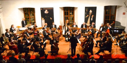 Unbekannte Konzerte für Violoncello  von Daniel van Goens boten eine klangschwelgerische Musik mit dem Solisten Orfeo Mandozzi.