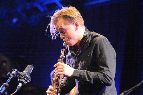 Der norwegische Saxophonist Marius Neset trumpfte im Rahmen von Jazz& am Dornbirner Spielboden auf. (Fotos: Stefan Hauer)