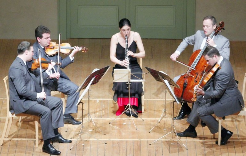 Sharon Kam und das Jerusalem Quartet weckten Bewunderung durch ihr facettenreiches, ebenso virtuoses wie mitteilsames Spiel (Foto © Schubertiade).