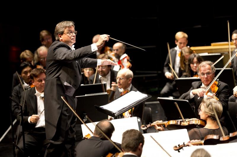 Ulf Schirmer und die Wiener Symphoniker hinterließen vor allem mit Alexander von Zemlinskys Komposition "Die Seejungfrau" einen nachhaltigen Eindruck.