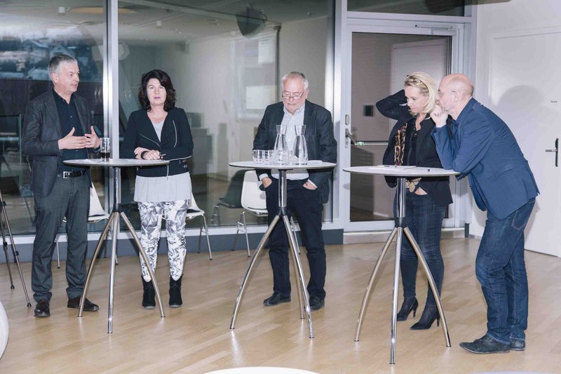 Die Jury mit Peter Schmid, Irene Urbach, Wolfgang Burtscher, Sarah Wedl-Wilson und Folkert Uhde war vielseitig besetzt, agierte wertschätzend und konstruktiv.
