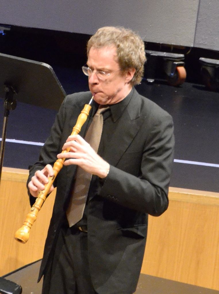 Alfredo Bernardini und die OrchestermusikerInnen traten in einen inspirierenden Dialog miteinander