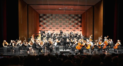 Das Konzert im Bregenzer Festspielhaus war gut besucht. Die engagierten Werkdeutungen begeisterten das Publikum.