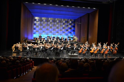 Eine große Kraft ging an diesem Abend von den enthusiastisch spielenden Musikerinnen und Musikern des Symphonieorchesters Vorarlberg aus.