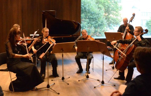 Bereits zum dritten Mal lud der Wiener Concert-Verein zu Zeitklangkonzerten ins vorarlberg museum. Dabei lenken die Musikerinnen und Musiker den Blick auch auf das Vorarlberger Musikschaffen.