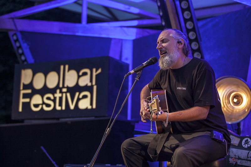 Das Konzert von Fink war einer der stimmungsvollsten Abende des poolbar Festivals