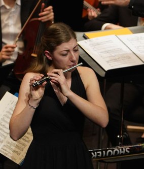 Laura Moosbrugger begeisterte als Solistin in Johann Wilhelm Ganglbergers Konzertpolka.