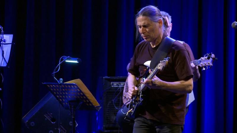 Klaus Michler, versunken in seine Musik
