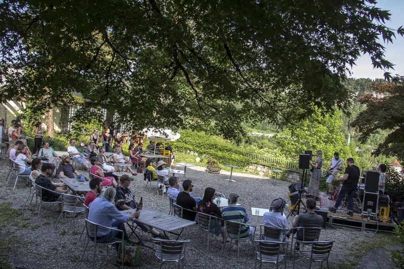 Der Sound wie das Ambiente, heiße Passagen und schattige Plätze