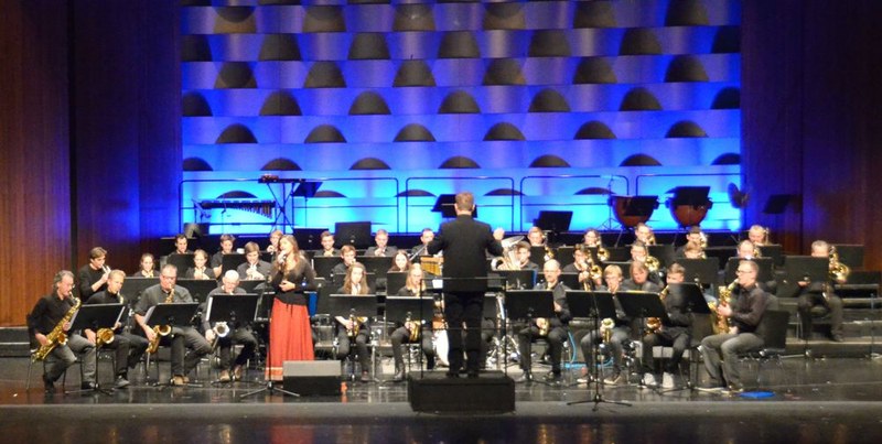 Die Bigband bot einen guten Auftritt mit Filippa Gojo