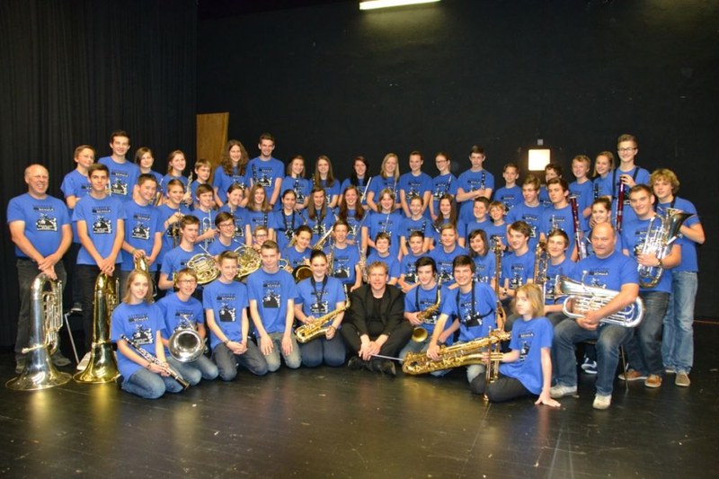 Strahlende Sieger waren die MusikantInnen des Schülerblasorchestesters der Musikschule Walgau unter der Leitung von Christian Mathis. Sie vertreten Vorarlberg ebenfalls beim Bundeswettbewerb in Linz. Überdies erhielten sie von der Jury die meisten Punkte von allen teilnehmenden Jugendkapellen und konnten sich über den von Landesrat Harald Sonderegger gestifteten Wanderpokal freuen.