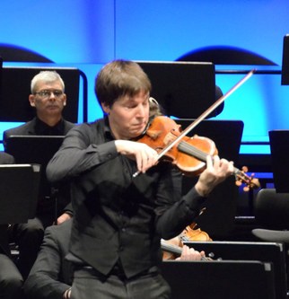 Joshua Bell begeisterte als ausdrucksstarker, kollegialer und selbstbewusster Musiker.