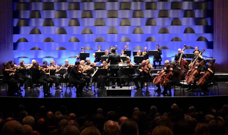 Die "Academy of St. Martin in the Fields" bestach im Bregenzer Festspielhaus durch ihre homogene Spielart, die das Orchester als organisches Ganzes erlebbar machte.
