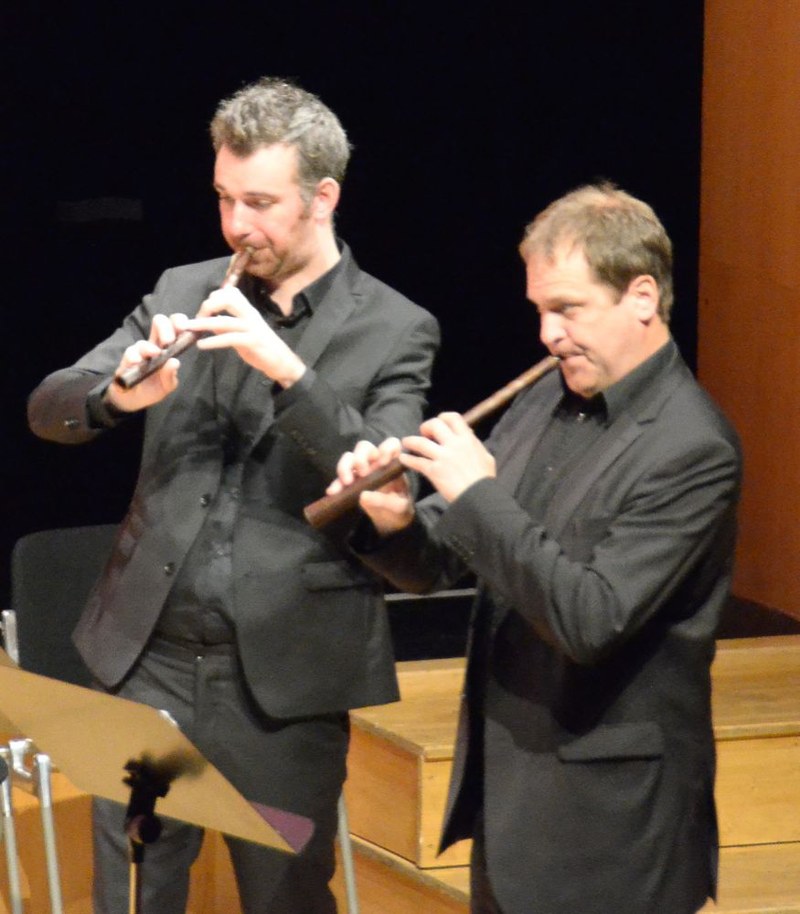 Die beiden Zinkenisten Frithjof Smith und Adrien Mabire musizierten hervorragend aufeinander und auf den Orchesterklang abgestimmt.