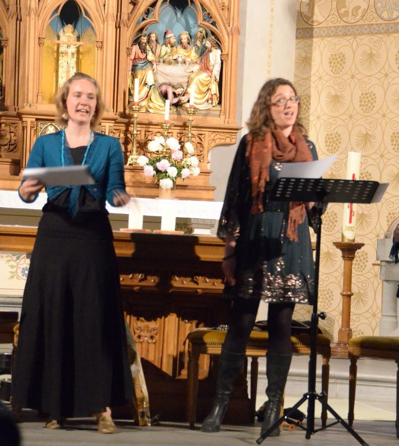 Die Gefühlswelten der Minnelieder loteten Aglaia Maria Mika und Emily Baines in vielen Facetten aus.