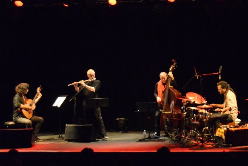 Brasilianische Musik, versetzt mit vielgestaltigen musikalischen Einflüssen, präsentierten "mundo urbano" sowie Peter Herbert und Wolfgang Puschig.