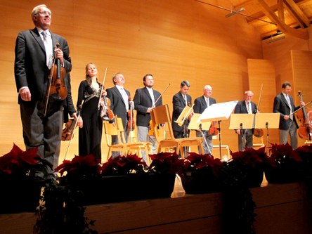 Am Ende ihres Konzertes wurden die Philharmoniker in Schwarzenberg vom Publikum herzlich gefeiert. (Fotos: Fritz Jurmann)