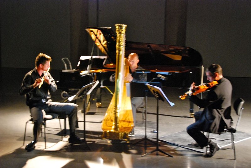 Mit dem Trio "Sydenham Music" brachten die Musiker ein besonderes Kolorit in das KUB-Foyer