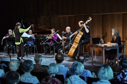 Das Ensemble Modern ist bei den diesjährigen Bregenzer Festspielen prominent vertreten. Unter anderen präsentierten sie im Rahmen von "Musik und Poesie" Werke von japanischen Komponist:innen. (Foto: Anja Köhler)