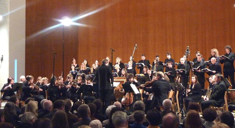 Das Barockorchester "Concerto Stella Matutina" und der Chor "Vocal Origen" aus Graubünden unter der Leitung von Clau Scherrer verdienen höchsten Respekt für ihre Interpretation der h-Moll Messe von J.S. Bach. (Foto: Fritz Jurmann)
