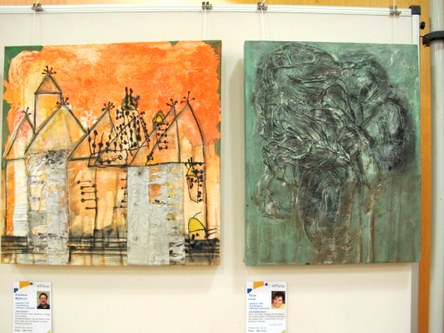 Zwei der zahlreichen Arbeiten, die von Behinderten in den ARTeliers der Lebenshilfe zu Mussorgskis „Bilder einer Ausstellung“ entstanden sind: „Das Schloss“ (links) und „Die Katakomben“