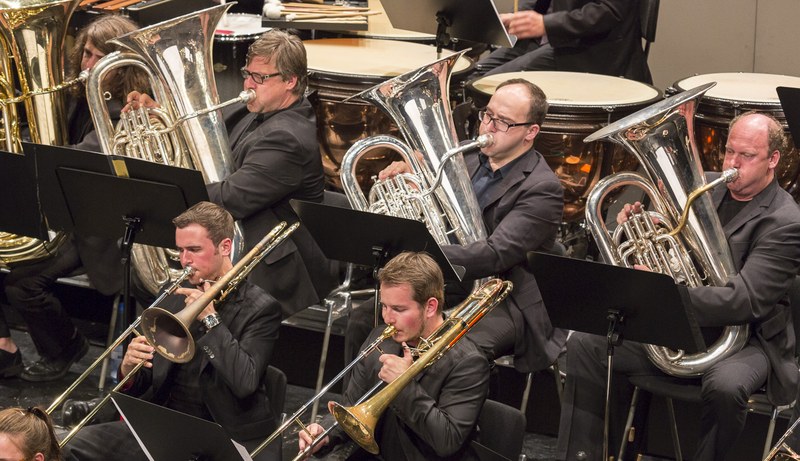 Musiziert wird von einer Auswahl professionell gebildeter Blasmusiker wenn nötig mit Kraft, aber auch mit viel Feingefühl (Fotos Erhard Sprenger, Fotoclub Kontakt Feldkirch)