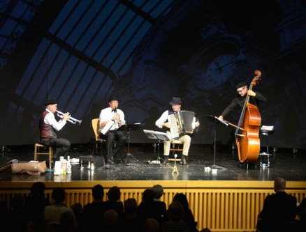 Stefan Dünser (Trompete), Martin Schelling (Klarinette), Goran Kovacevic (Akkordeon) und Martin Deuring (Kontrabass) präsentierten ein Konzert mit tiefsinnigem Humor.